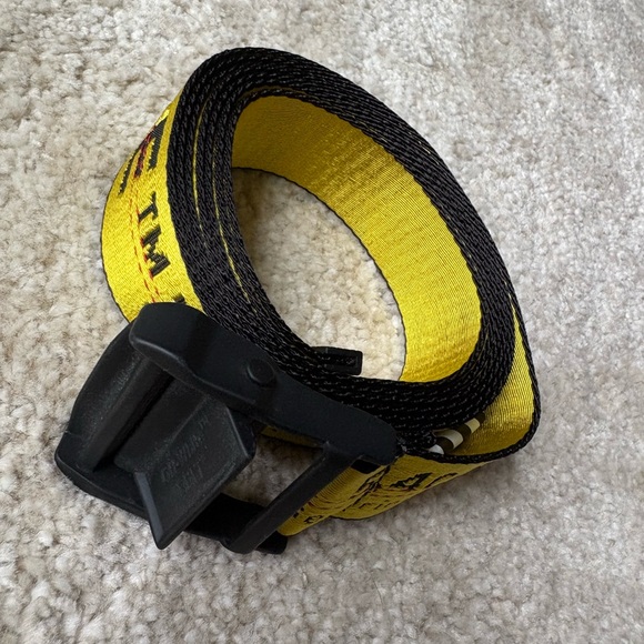✨GENUINE✨OFF-WHITE Industrial Belt in YELLOW and BLACK - Picture 3 of 6